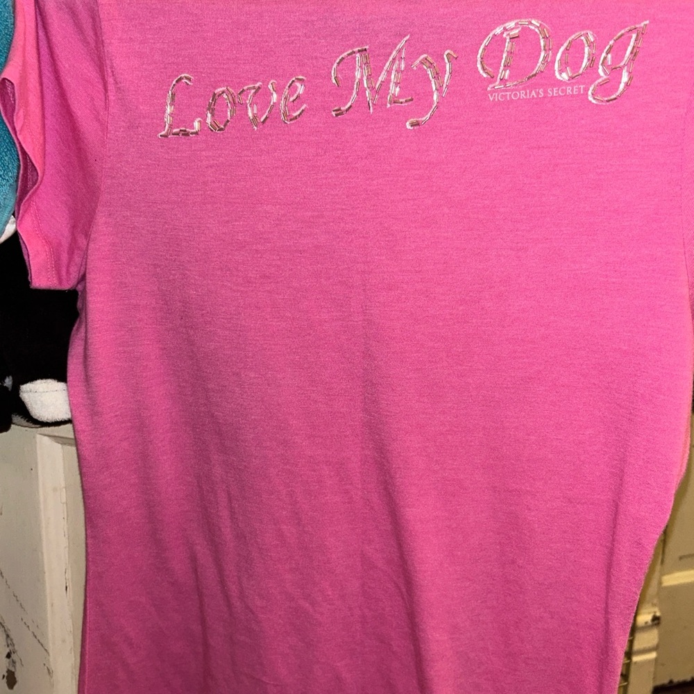 Beautiful VS Pink vintage htf Graphic Barbie Pink T-Shirt! - Picture 4 of 8